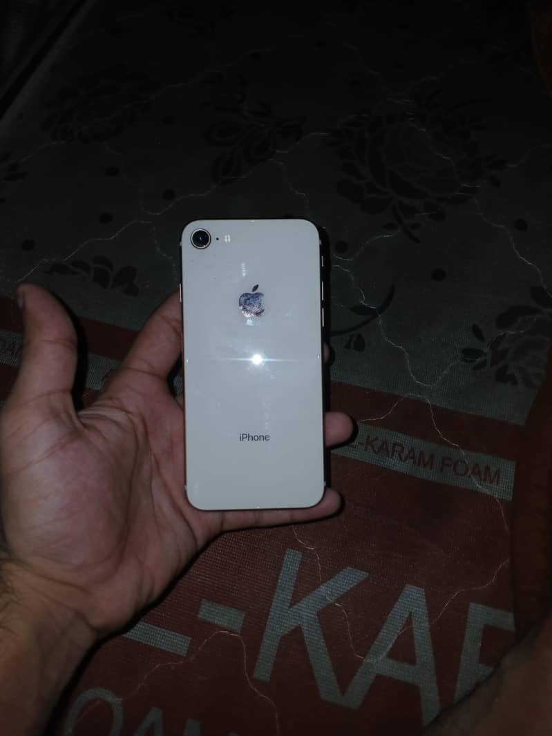 Apple iPhone 8 0