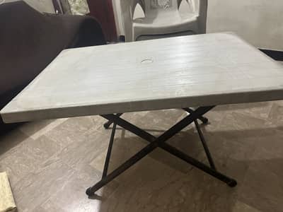 table and 4 chairs
