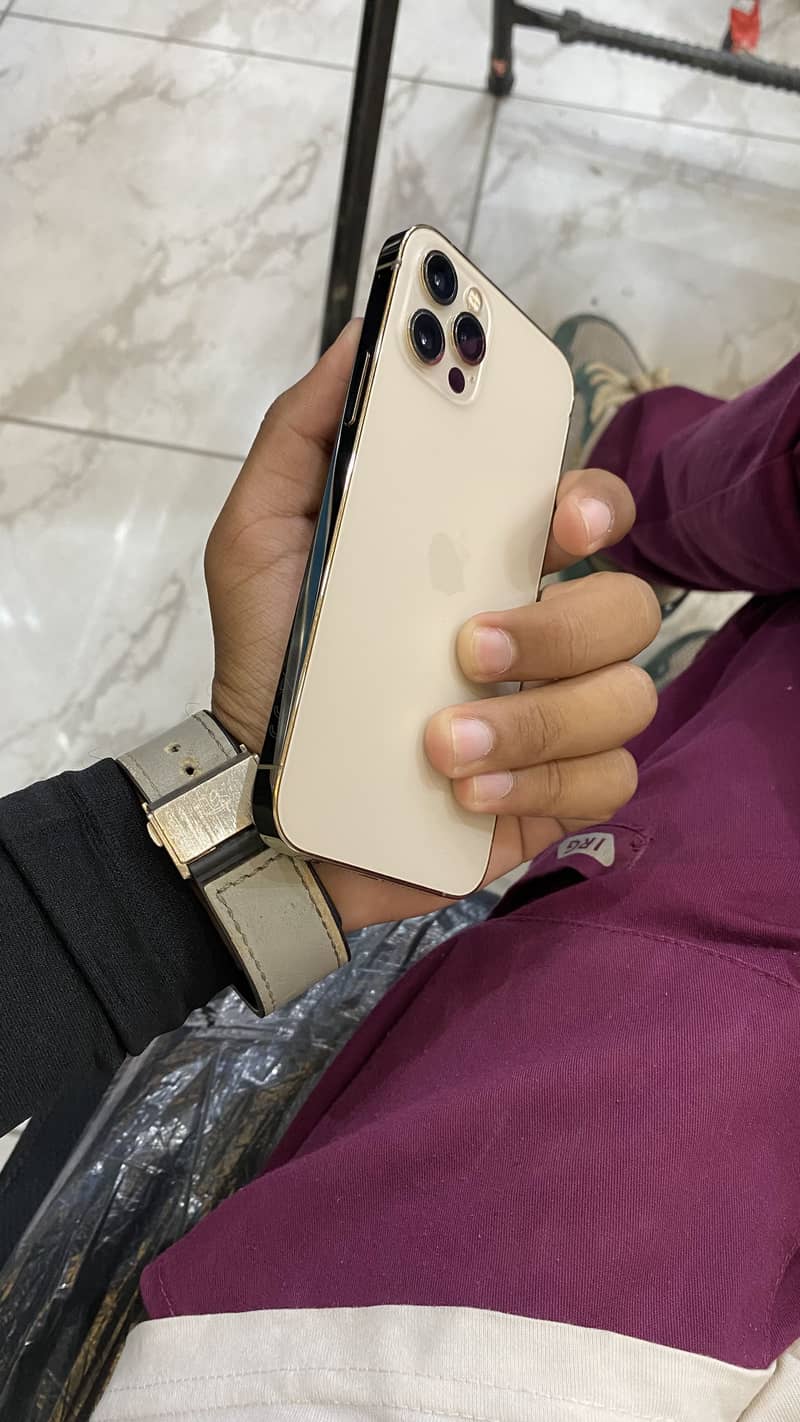 Apple iPhone 12 Pro 1