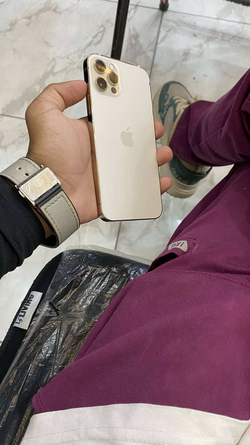 Apple iPhone 12 Pro 2