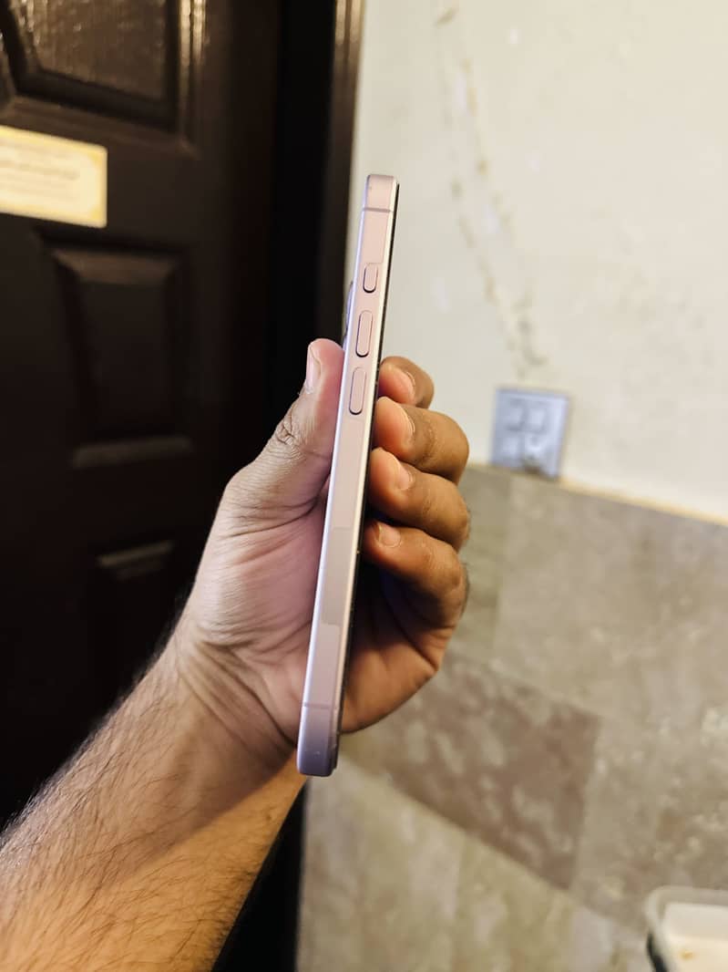 Apple iPhone 17 4