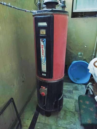 25 Gallon Gas geyser 100% working condition