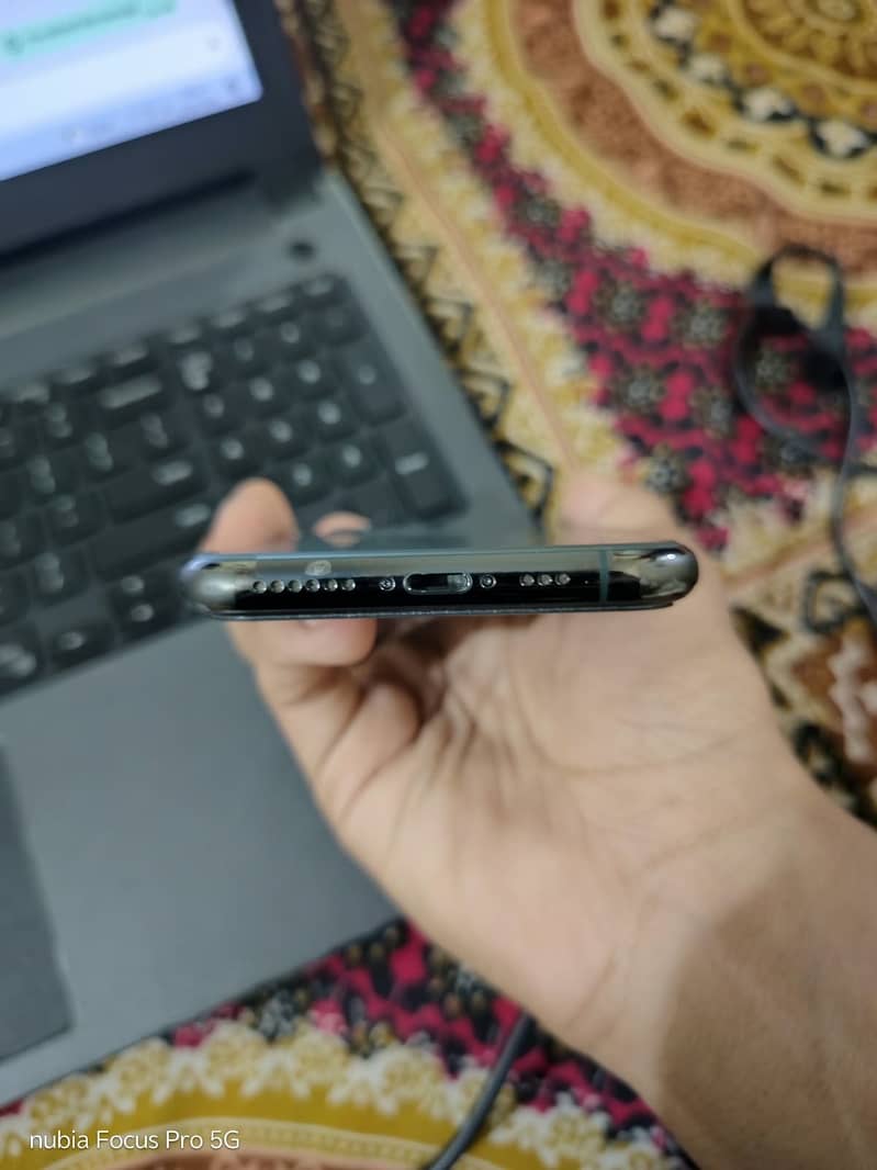 Apple iPhone 11 Pro 1