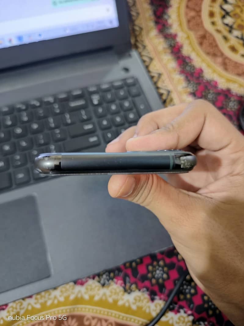 Apple iPhone 11 Pro 2