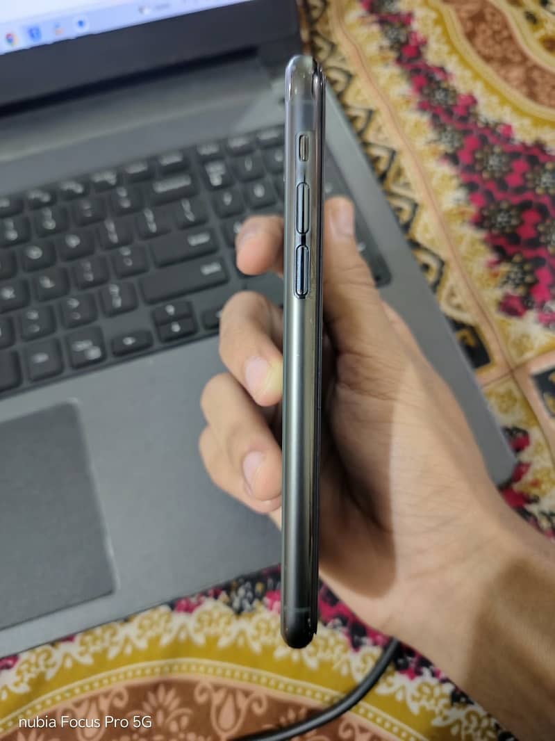 Apple iPhone 11 Pro 3