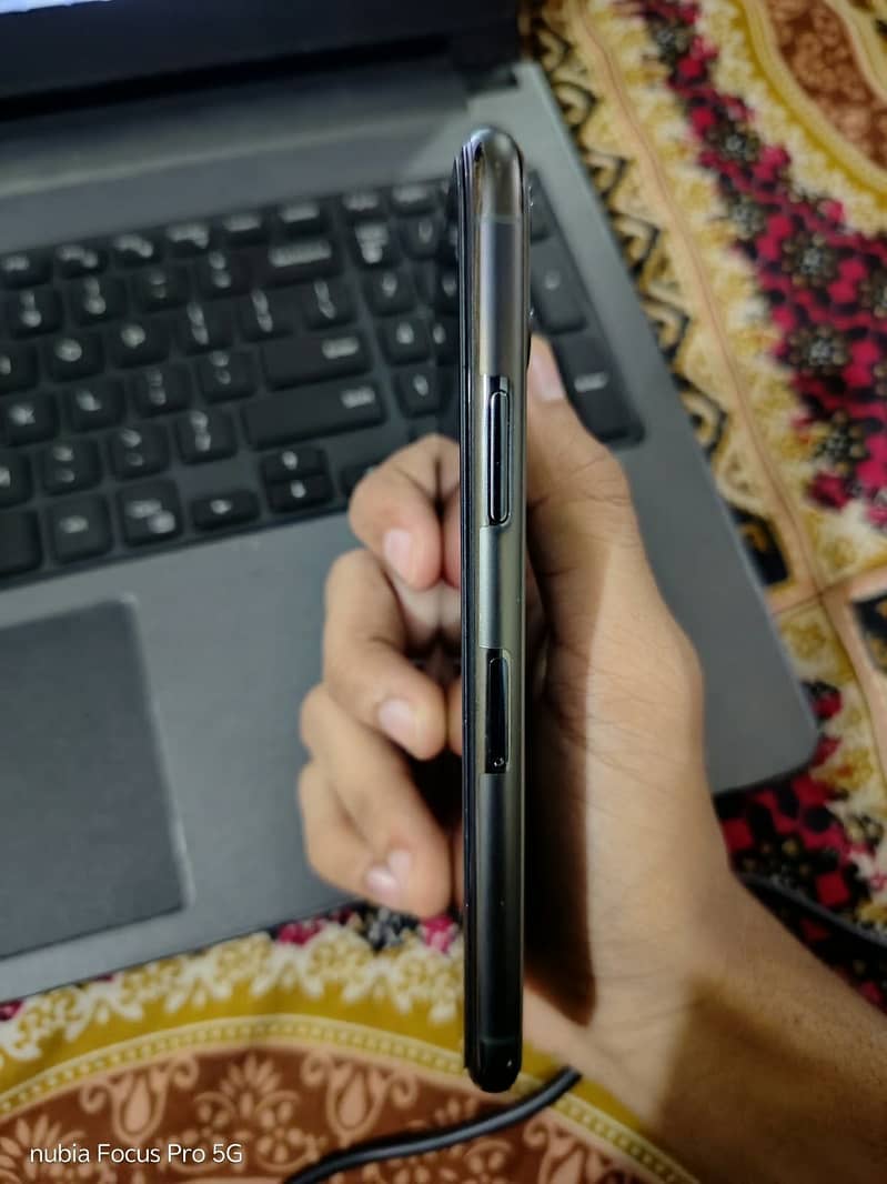 Apple iPhone 11 Pro 6