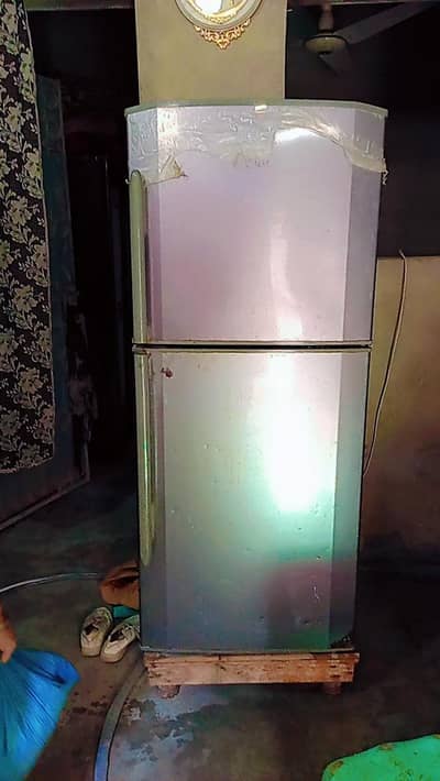 Hair full size fridge for sell 2 years in use