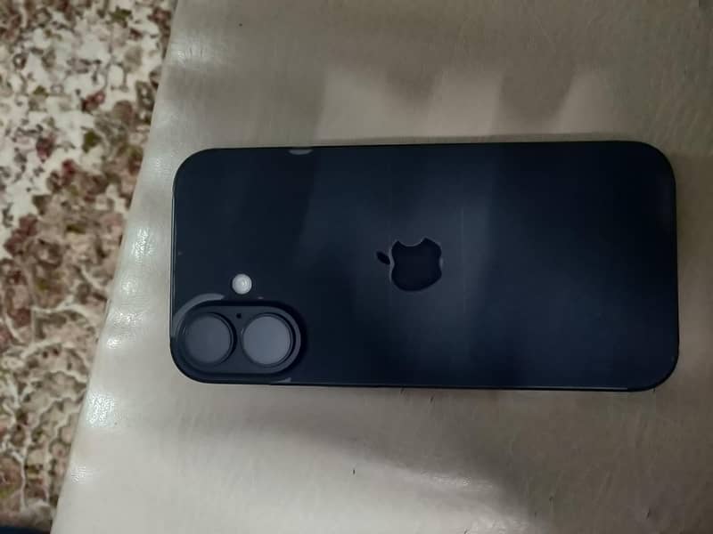 Apple iPhone 16 1