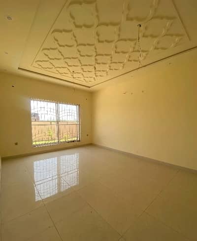 Prime Location 10 Marla House In Wapda Town Is Available For sale
