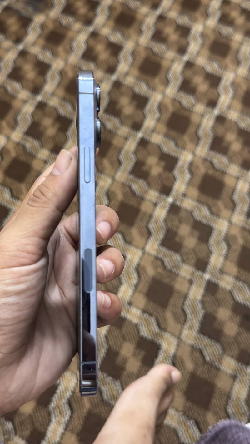 Apple iPhone 13 Pro Max 4