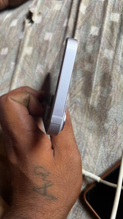 Apple iPhone 14