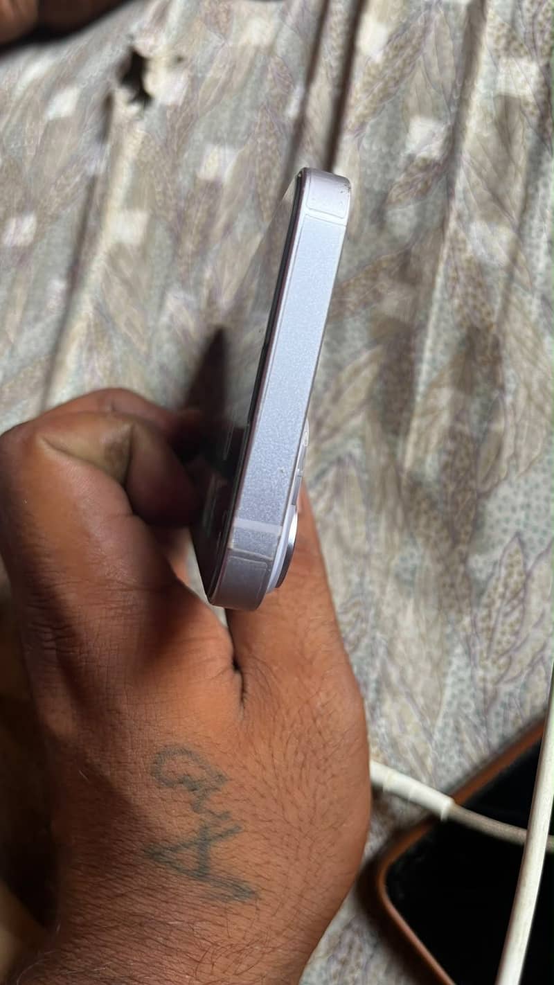 Apple iPhone 14 0