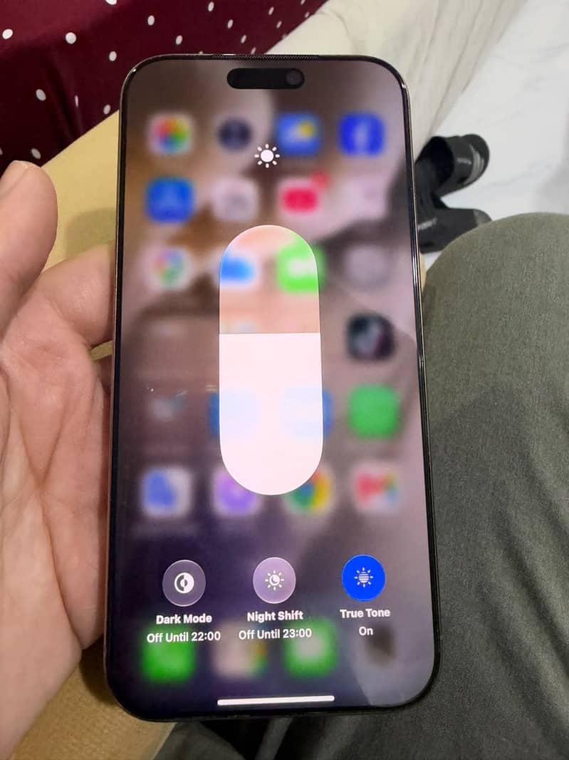 Apple iPhone 16 Pro Max 2