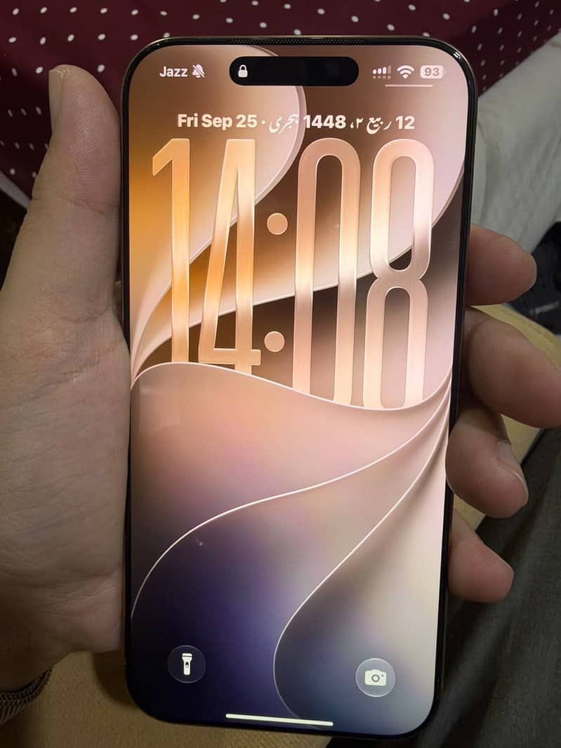 Apple iPhone 16 Pro Max 8