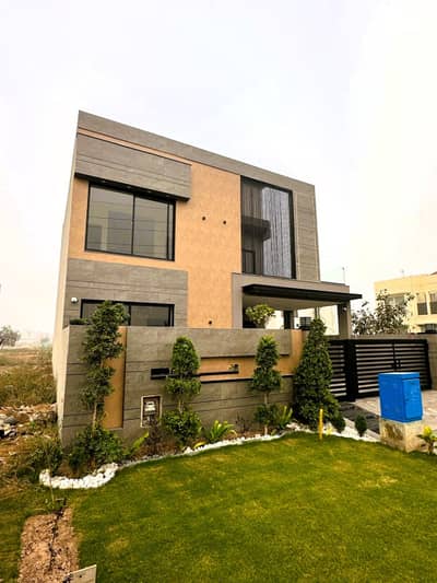 Near MacDonald And Park 10 Marla Full Basement Modern Design Luxury Living Villa for Sale