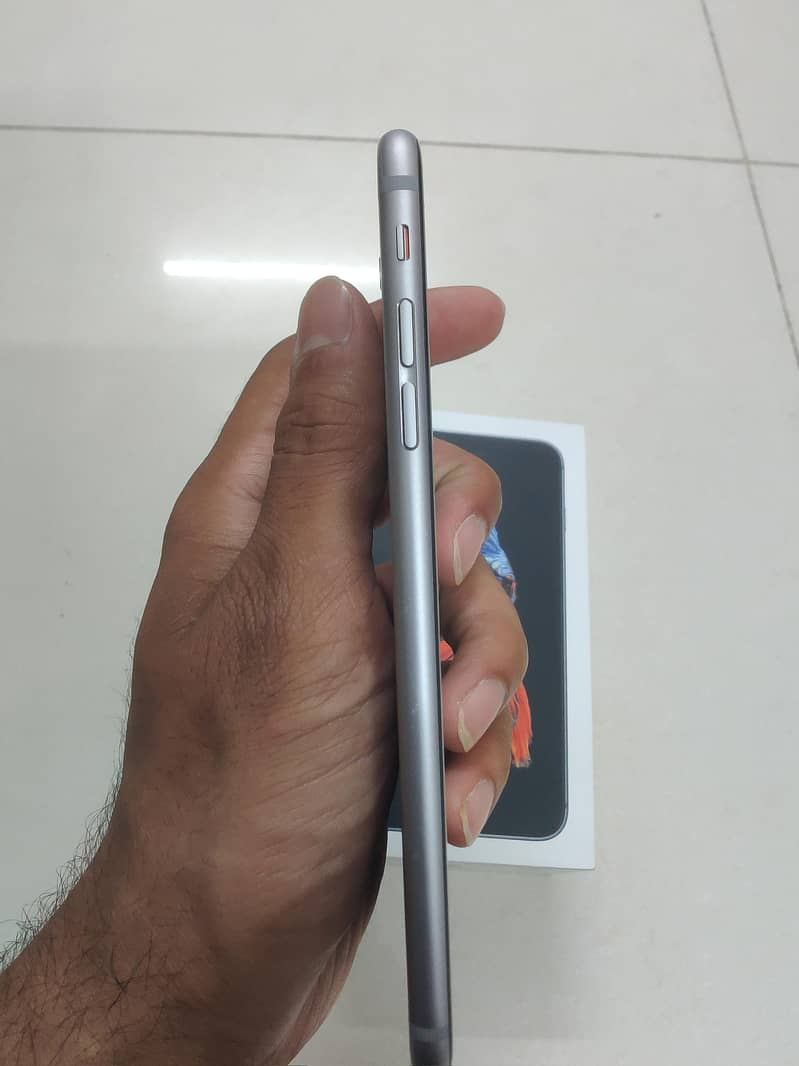 Apple iPhone 6S Plus 9