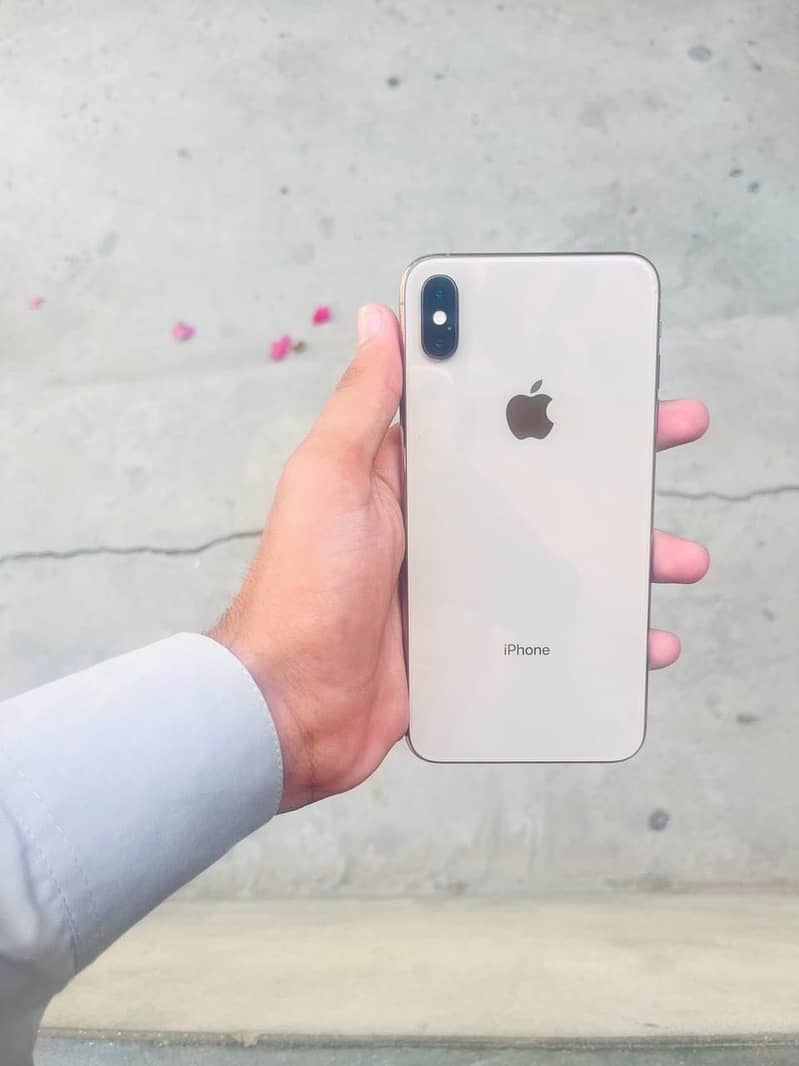 Apple iPhone XS Max 5