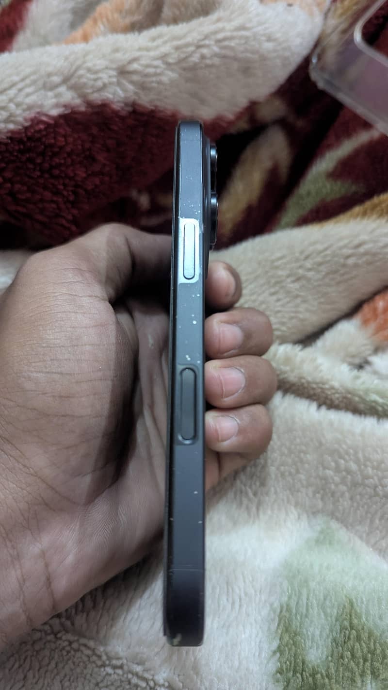 Apple iPhone 16 Pro 5