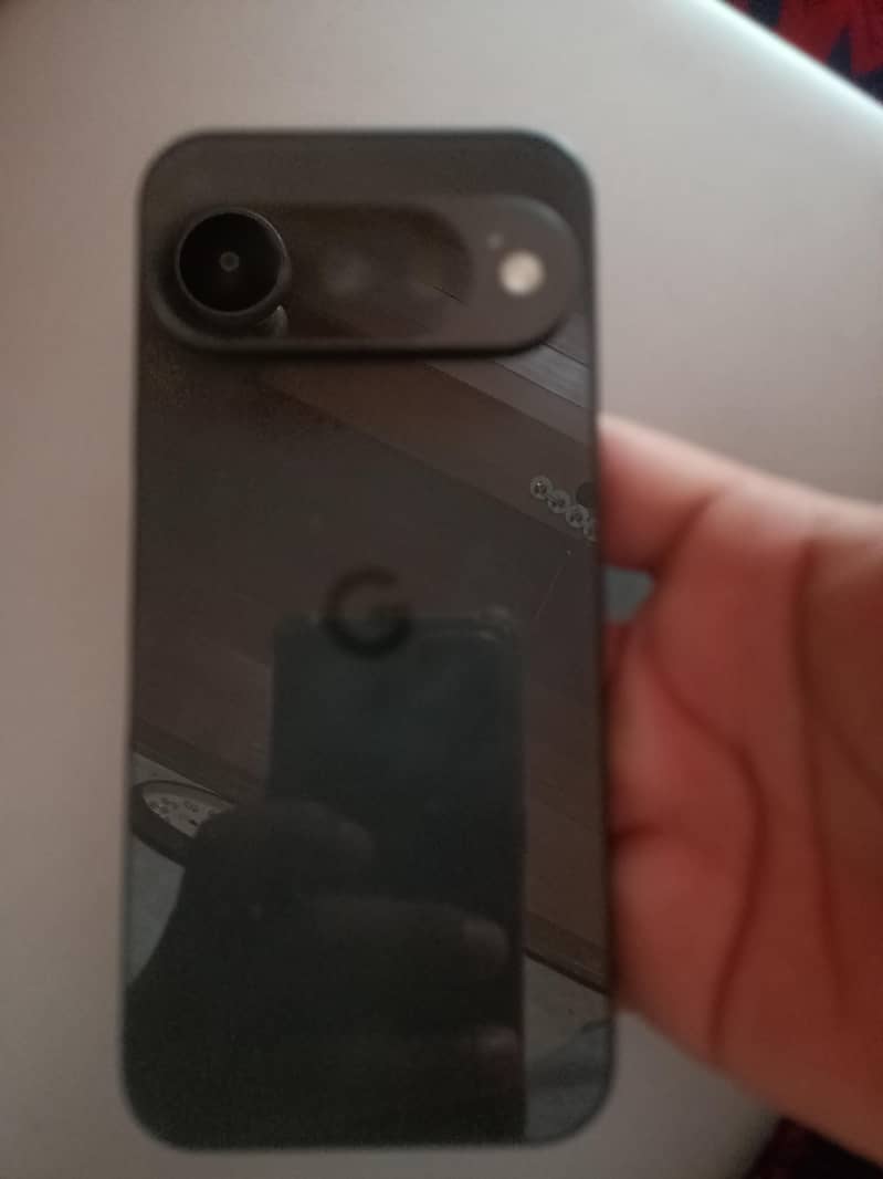 Google Pixel 10 4
