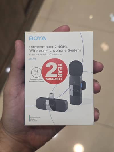 Boya by-v1 microphone