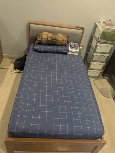 single bed with 4 drawers