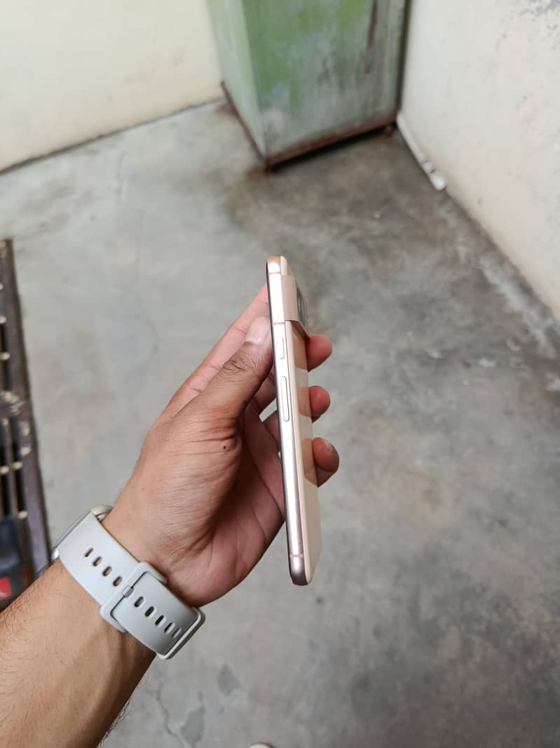 Google Pixel 8 6
