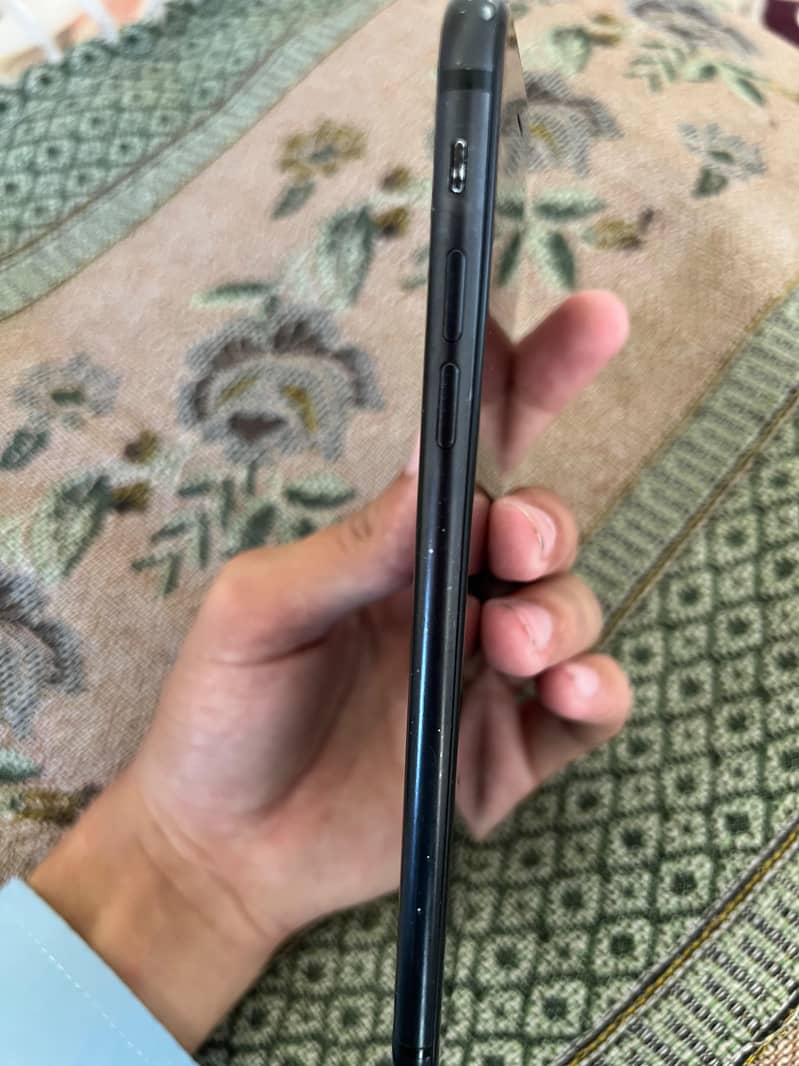 Apple iPhone 7 Plus 2