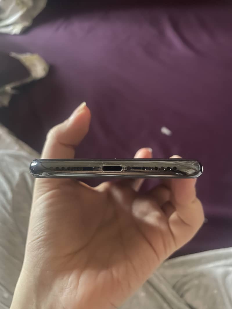 Apple iPhone X 3