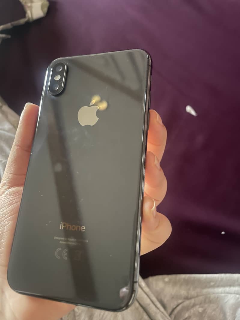 Apple iPhone X 4