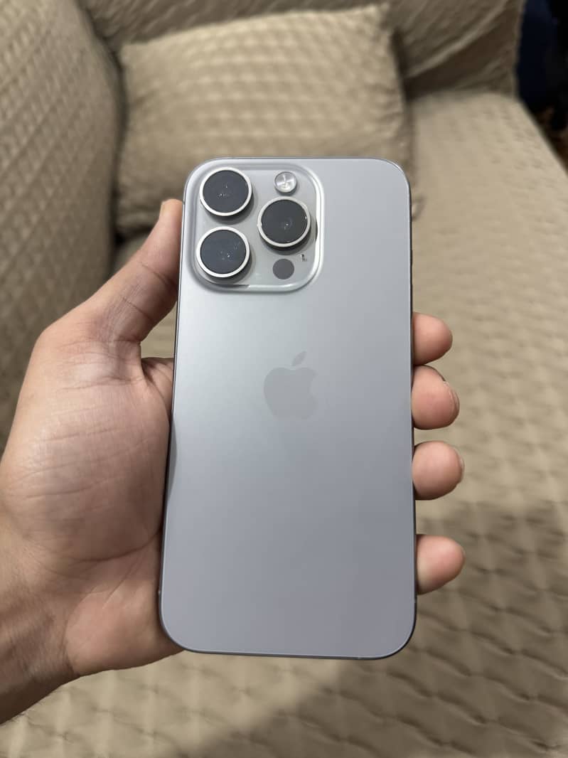 Apple iPhone 15 Pro 0