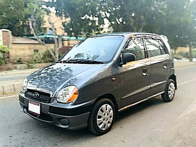 HYUNDAI SANTRO EXECUTIVE Model 2004 Excellent Condition.
