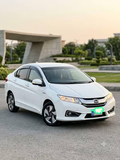 Honda Grace Hybrid 2015