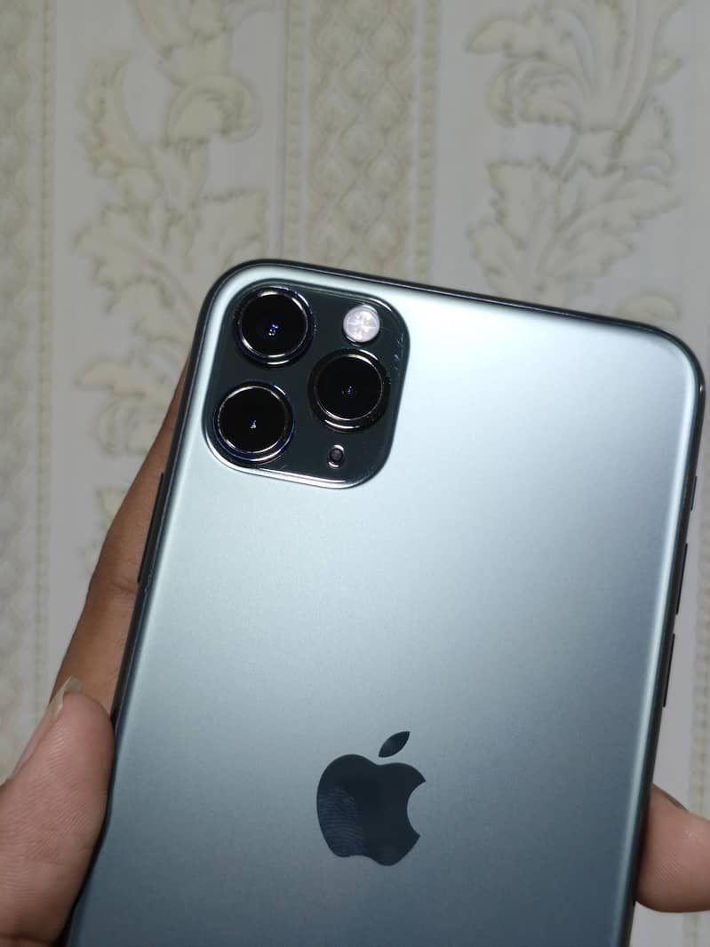 Apple iPhone 11 Pro Max 1