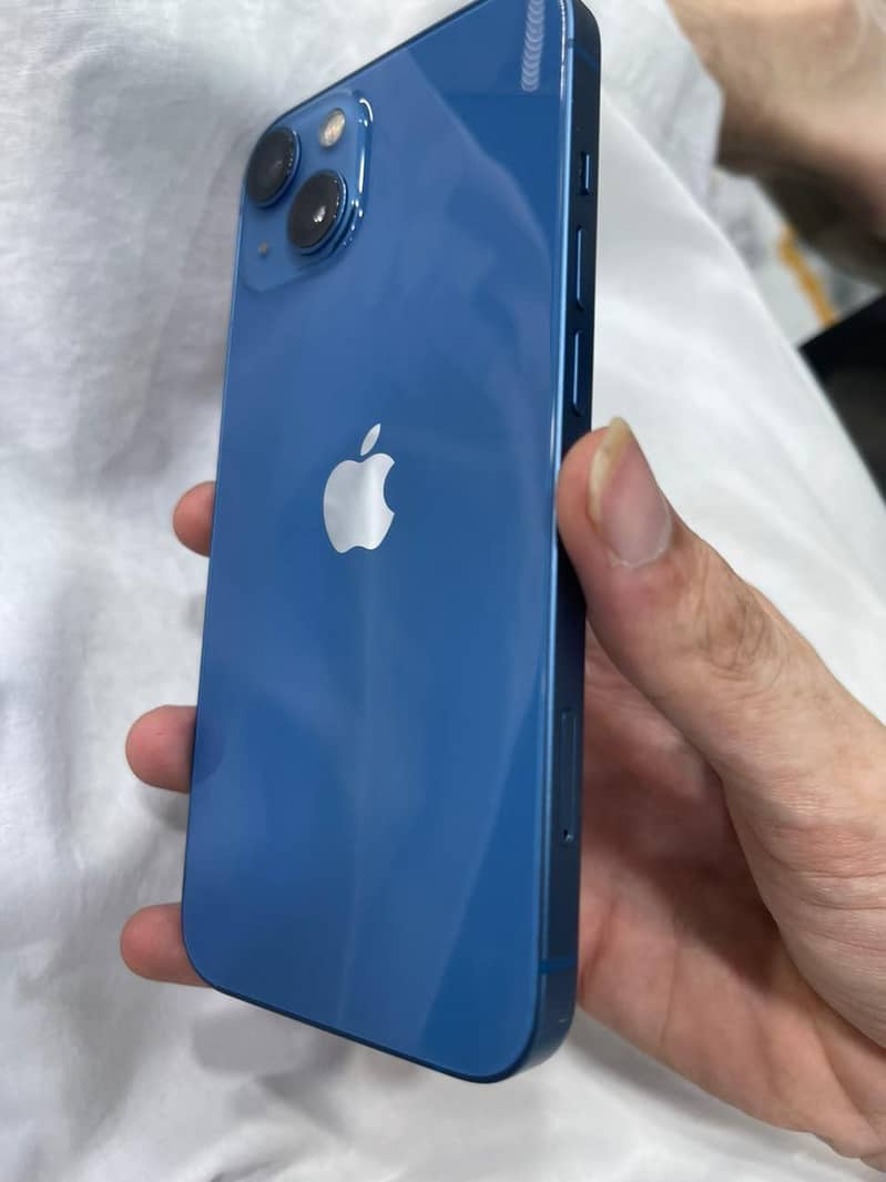 Apple iPhone 13 2