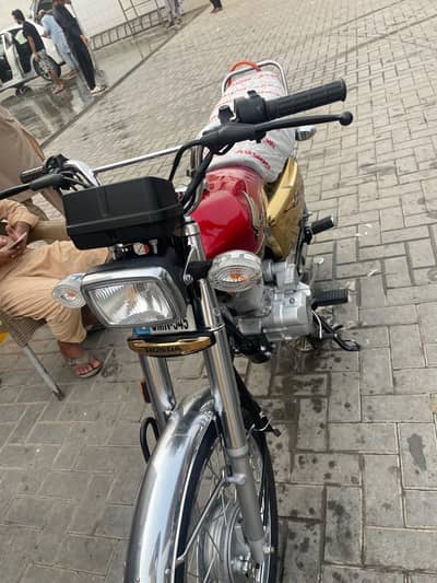 125 new condition self golden edition