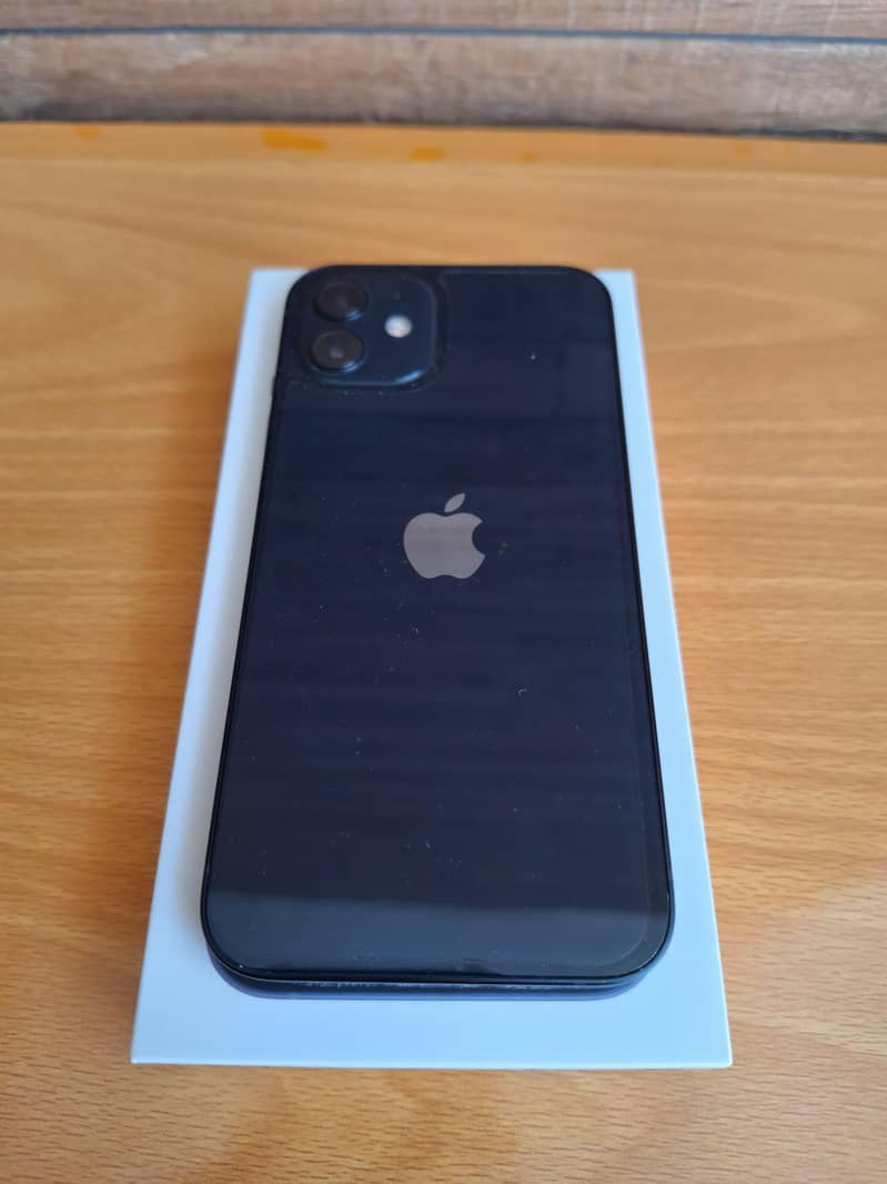 Apple iPhone 12 4