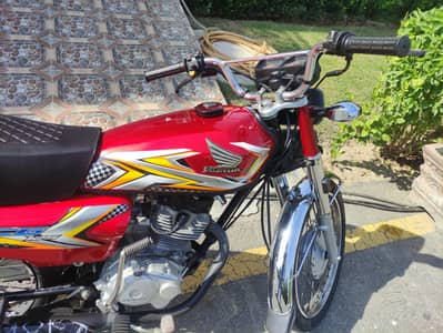 Honda 125 24/25 neat and clean bike(Dec)