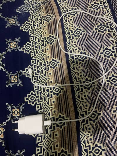 Iphone cable c to lightning and iphone case Xs
