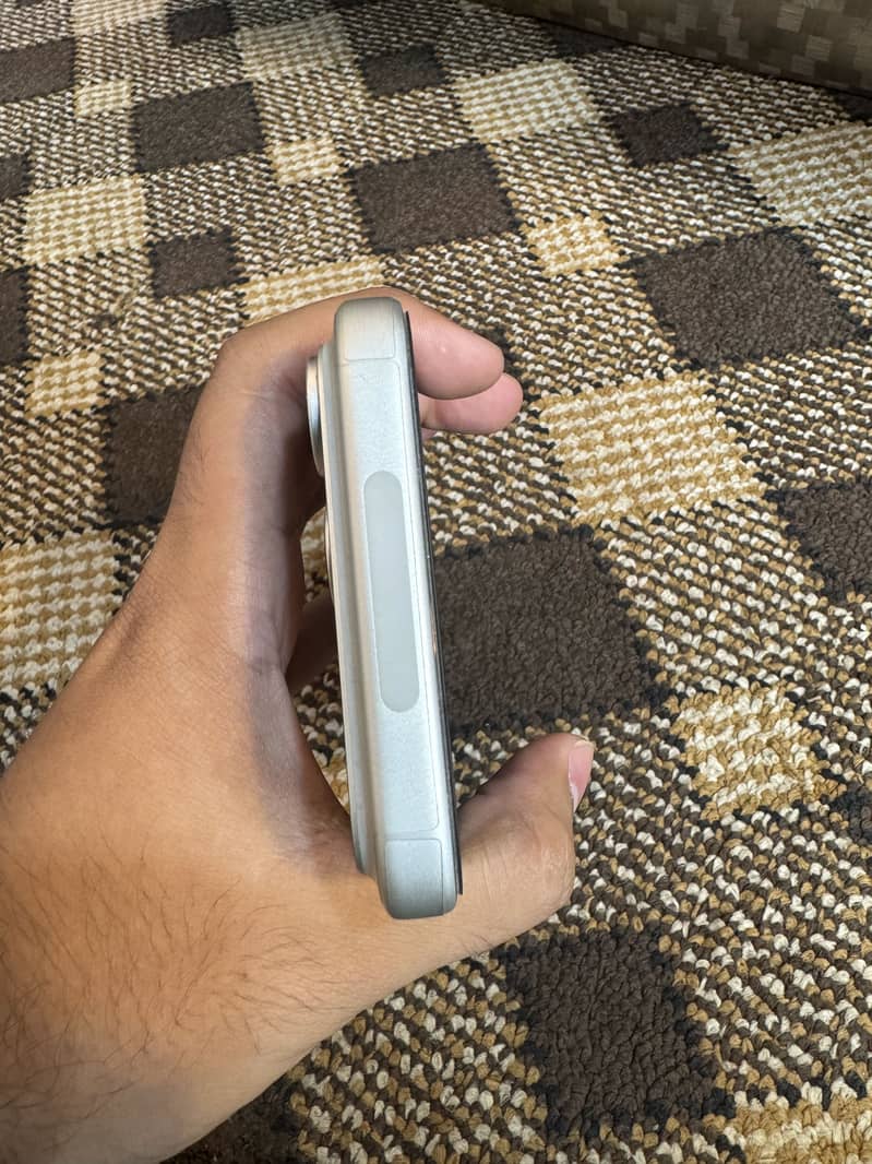 Apple iPhone 17 Pro Max 5