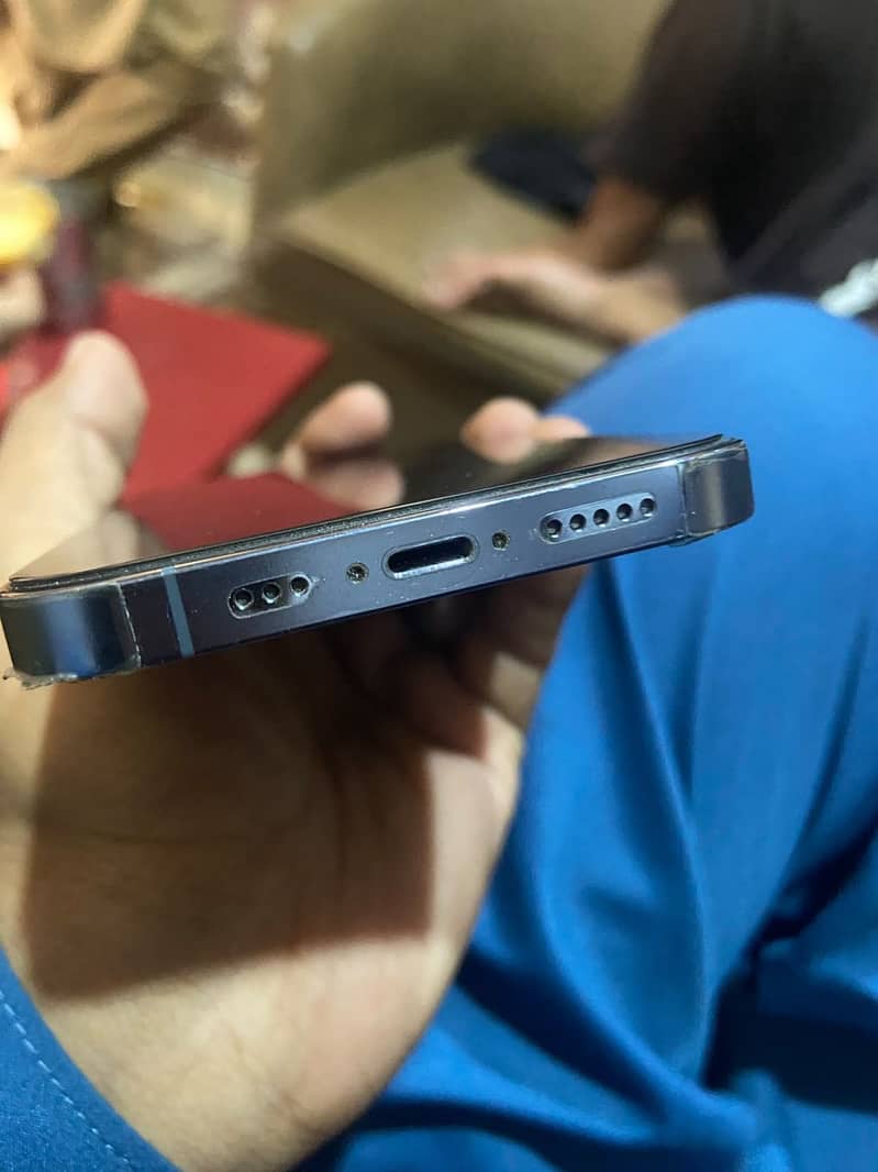 Apple iPhone 13 Pro 4
