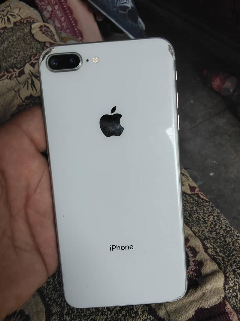 Apple iPhone 8 Plus 5