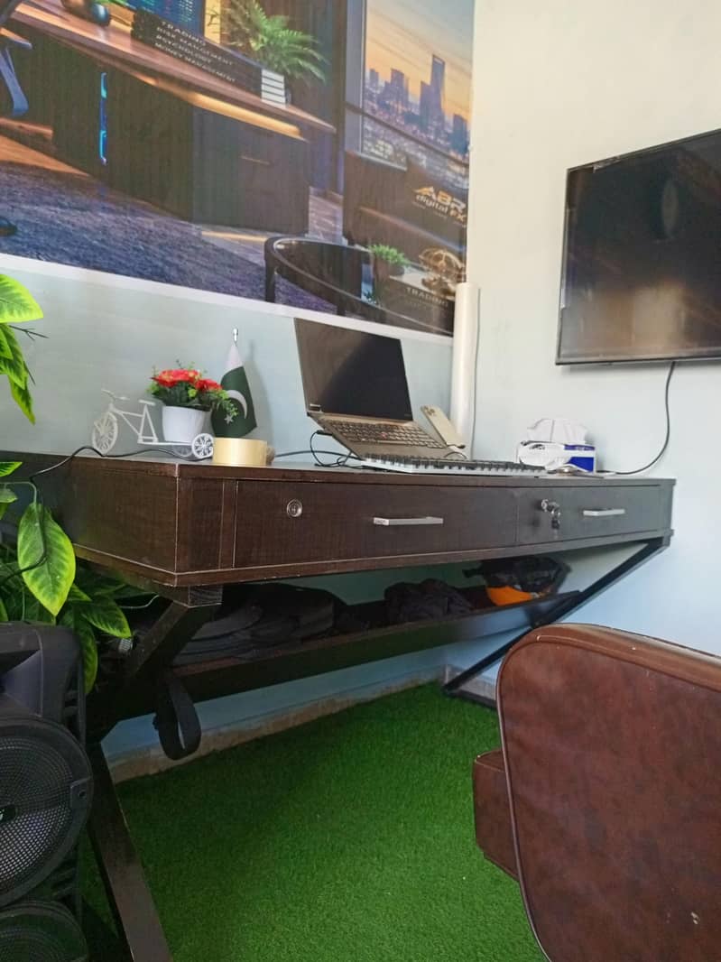 office Table 0