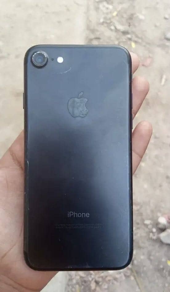 Apple iPhone 7 0
