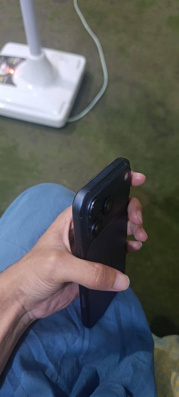Apple iPhone 17 Pro Max 2