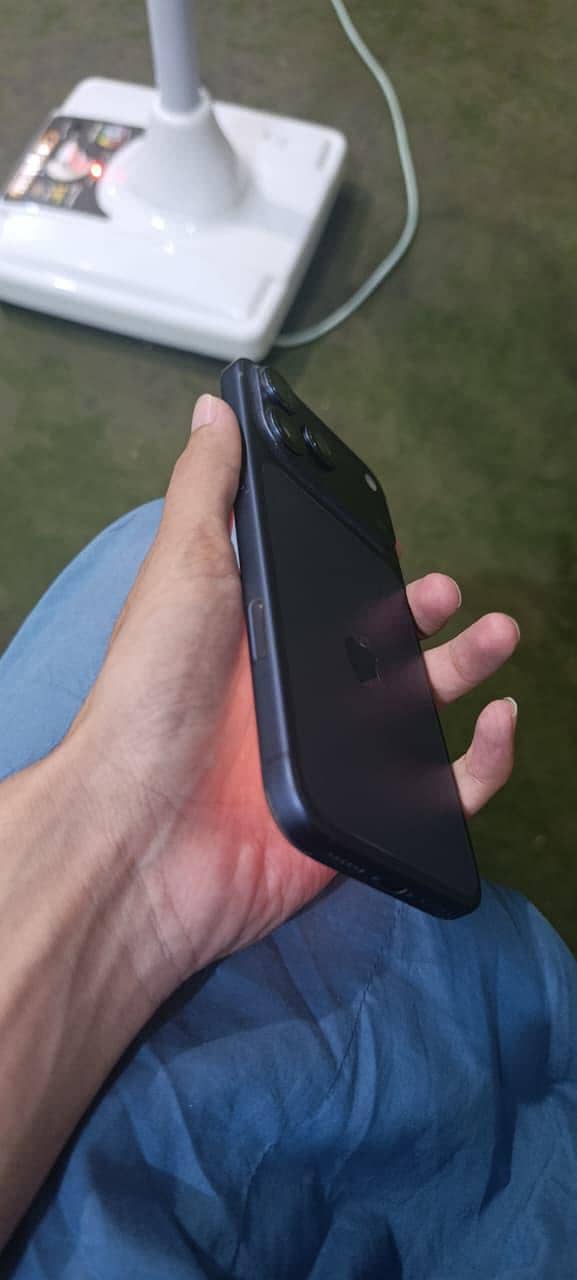 Apple iPhone 17 Pro Max 5