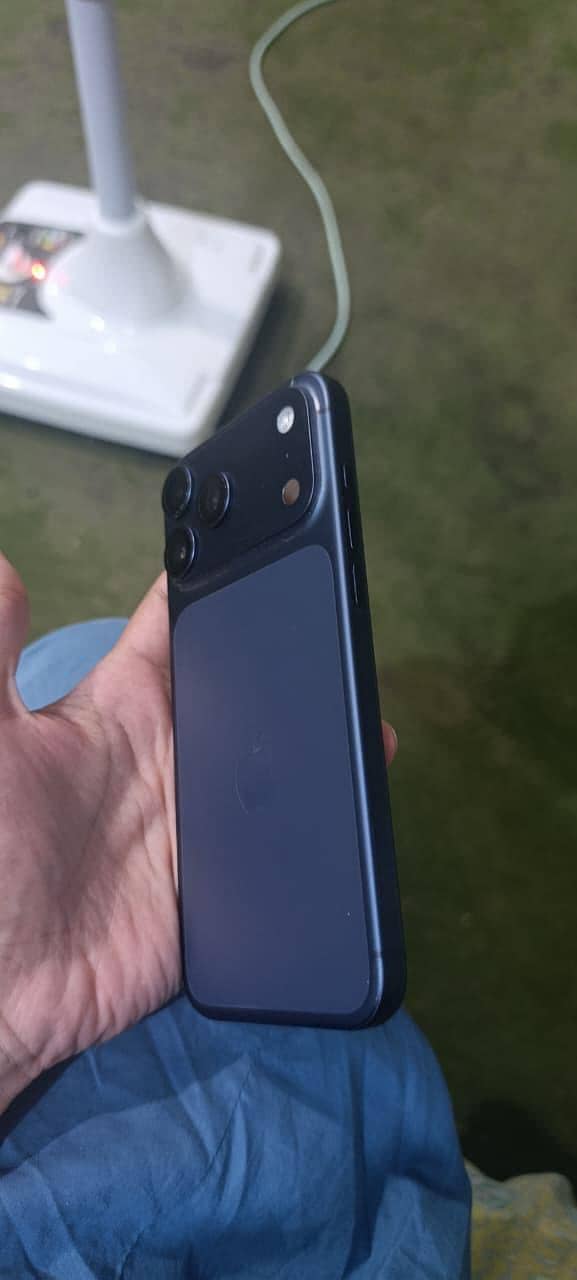 Apple iPhone 17 Pro Max 6
