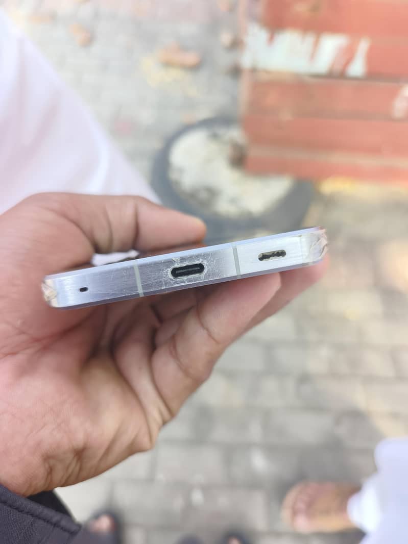 Sharp Aquos Sense7 3
