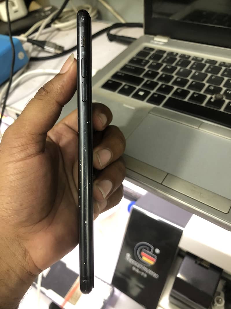 Apple iPhone 7 Plus 1