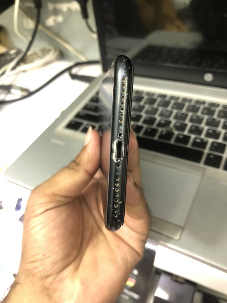 Apple iPhone 7 Plus 2