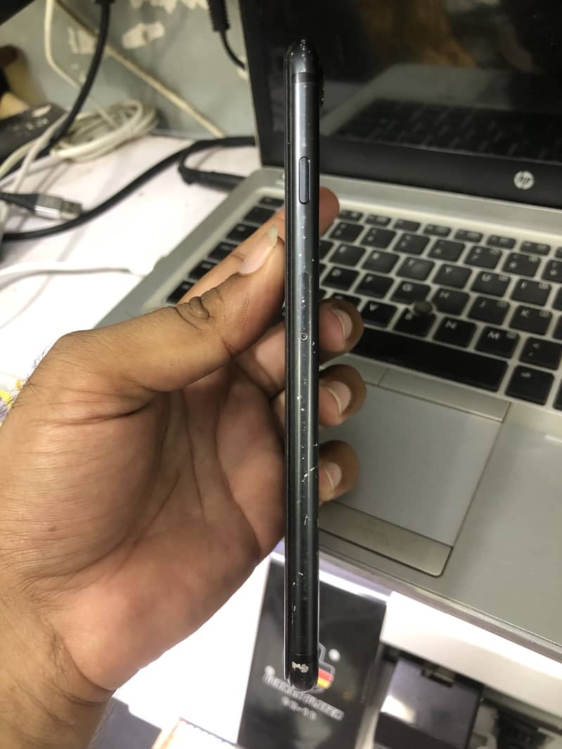 Apple iPhone 7 Plus 3